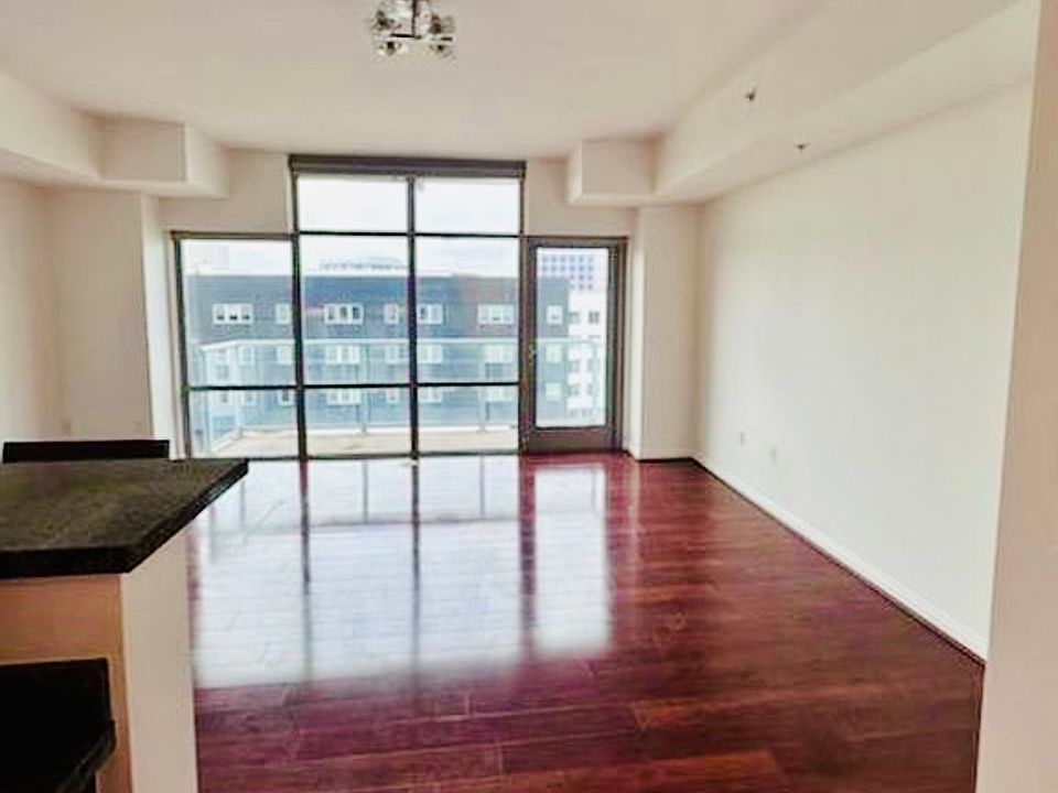 1st image of 206 Park Blvd Unit 705