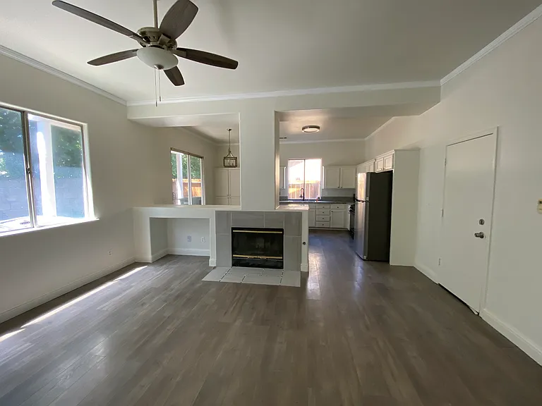 5260 E Wildflower Ln — Photo 3