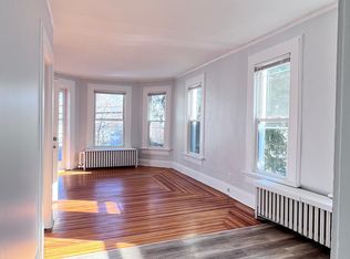 133-135 Quaker Ln S #2, West Hartford, CT 06119