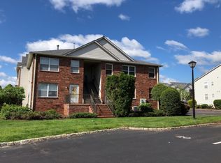 24 Donna Dr #616, East Hanover, NJ 07936