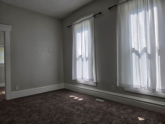 5th image of 1143 Hunt St