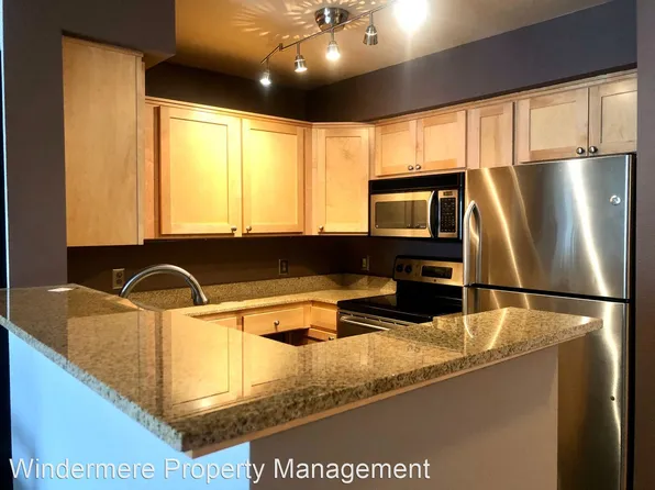 300 High School Rd NE, Bainbridge Island, WA 98110