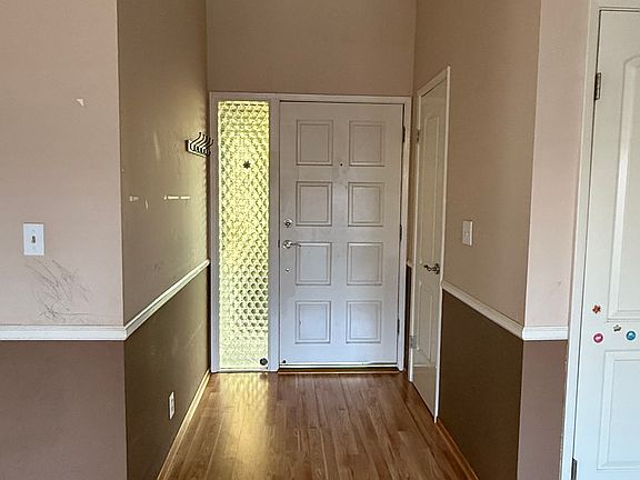 3rd image of 1825 Saint Andrews Pl