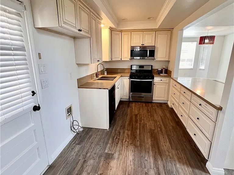 129 W Palmyra Ave — Photo 11