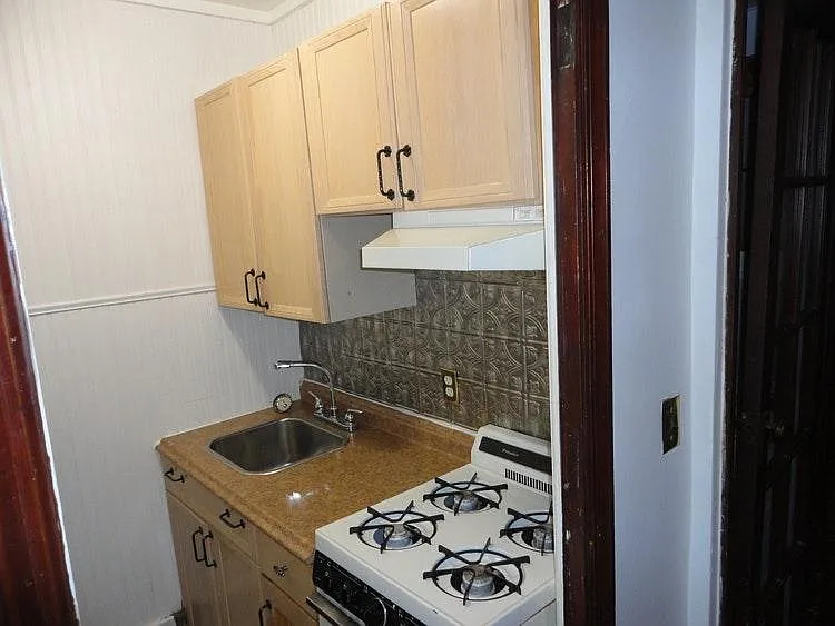 620 Madison Ave #3 — Photo 2