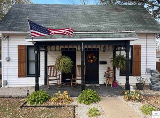 607 N Oak St, Stover, MO 65078