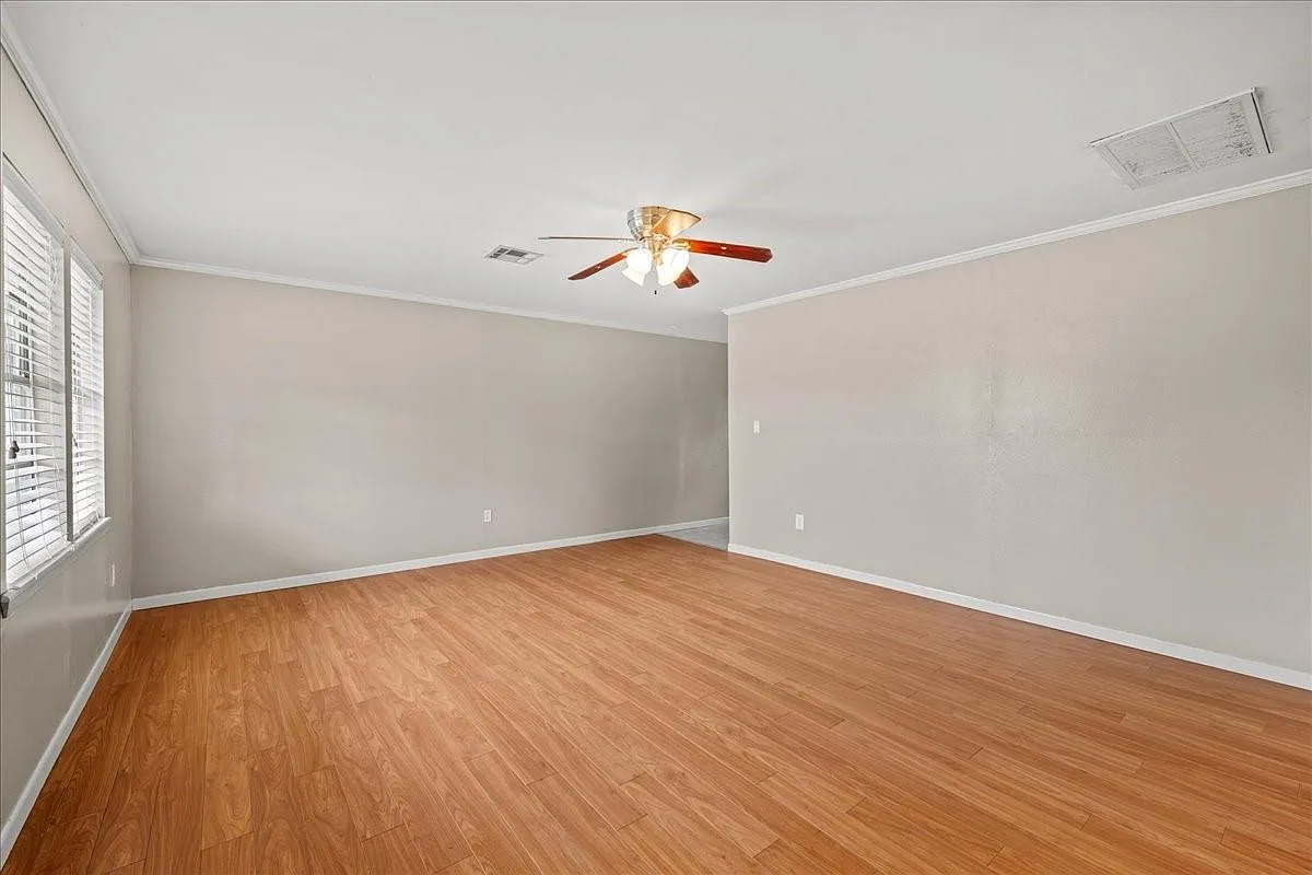 2 bed, 1.0 bath, 800 sqft, $1,200 — Photo 4