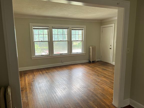 3rd image of 5012 Tracy Ave #A