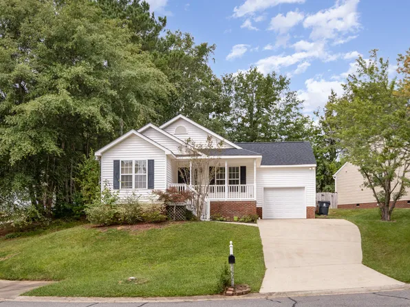 429 Arbor Creek Dr, Holly Springs, NC 27540