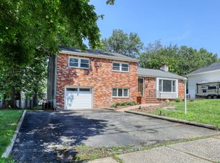 23 Garwood Rd, Fair Lawn, NJ 07410