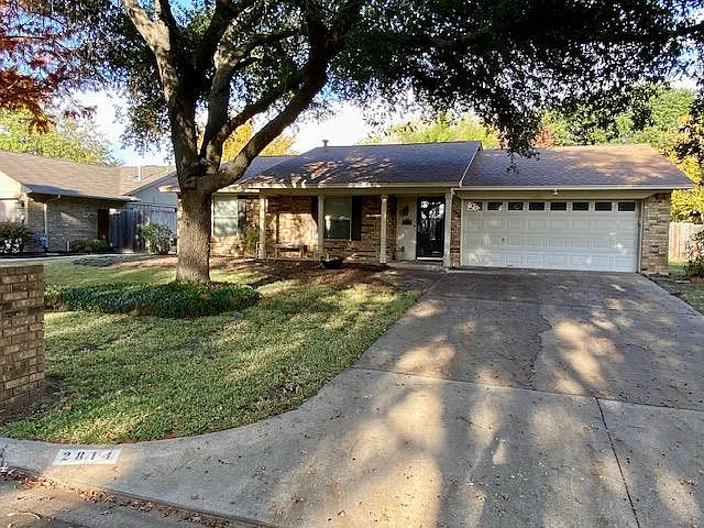 3 bed, 1326 sqft, $2,695 — Photo 2
