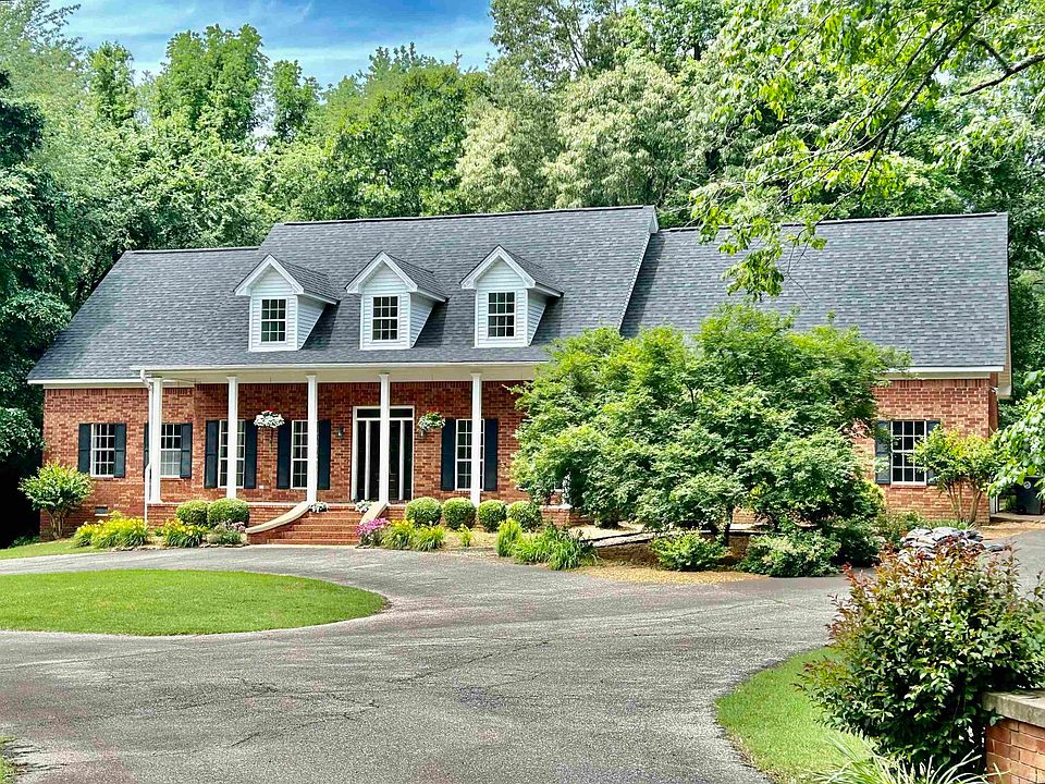 1st image of 15 Robinwood Dr