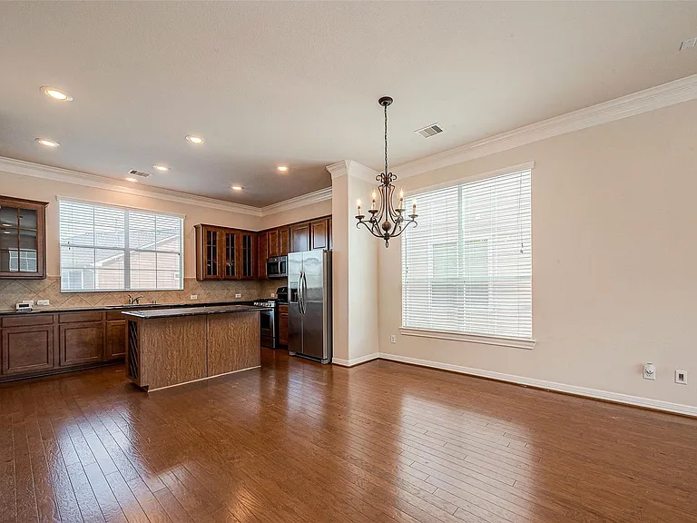 3302 Clearview Cir — Photo 9