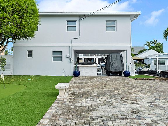 2nd image of 114 Sands Ln