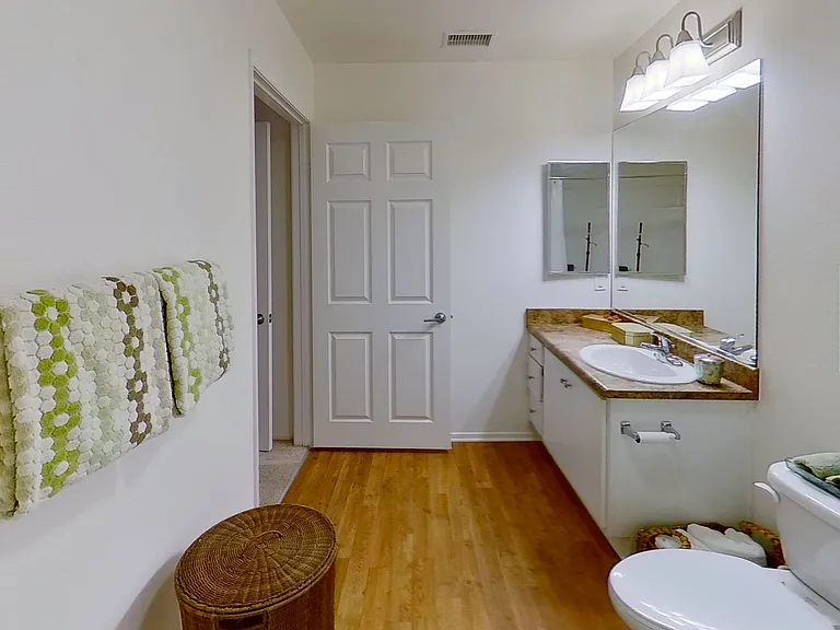 Avila Apartment Homes — Photo 41