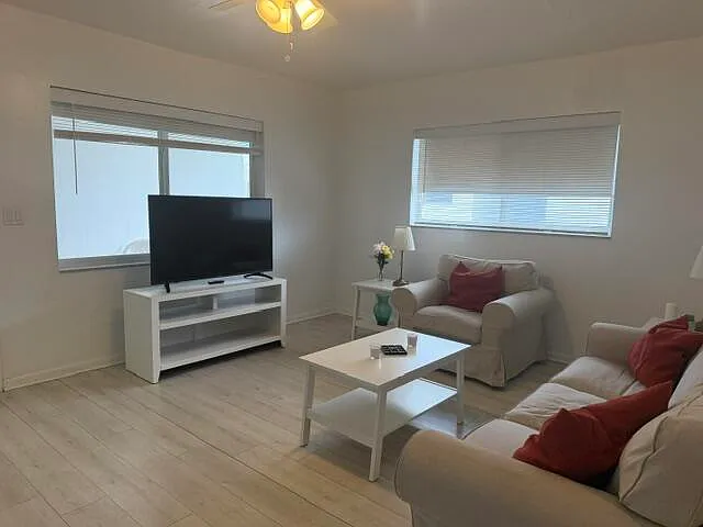 1 bed, 1.0 bath, 739 sqft, $1,600 — Photo 4