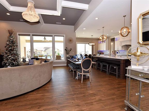 3rd image of 6702 Eagle Crest Dr