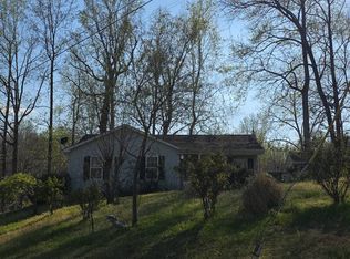 1001 Bonwood Dr, Burns, TN
