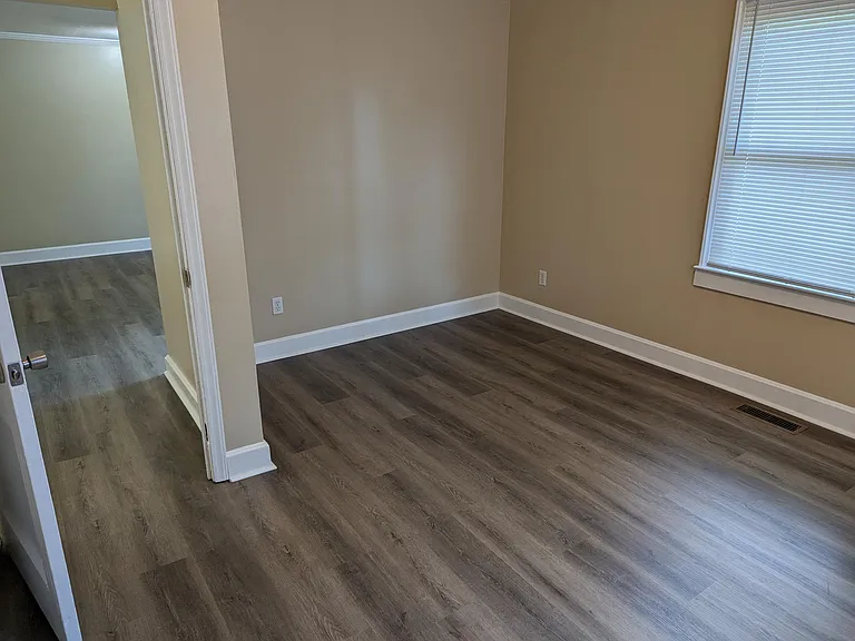 828 Crescent Dr — Photo 7