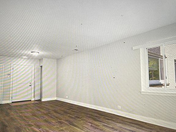 4th image of 2331 W Lunt Ave #203