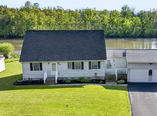 7690 Seneca Beach Dr, Baldwinsville, NY 13027