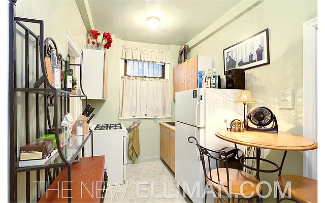 Rented by Douglas Elliman | media 7