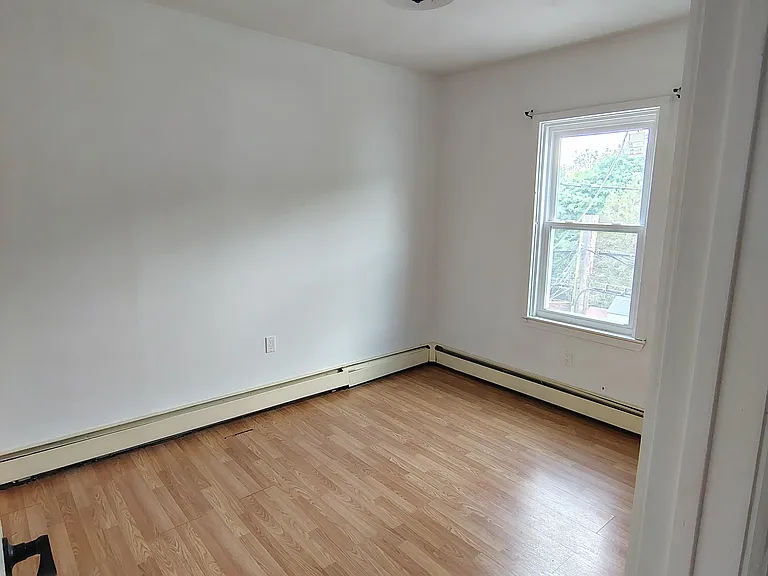 18 Scott Rd #2R — Photo 13