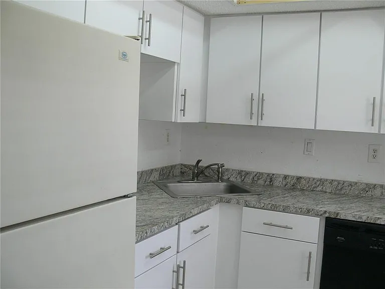 9374 SW 3rd St #707 — Photo 8