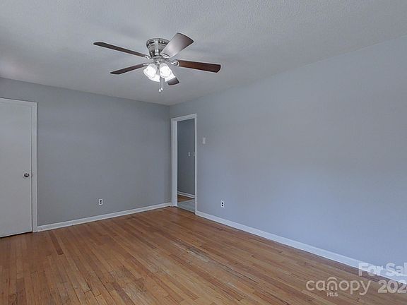 5th image of 1022 Loblolly Ln
