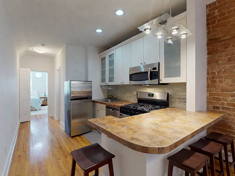 913 Garden St #3L — Photo 5