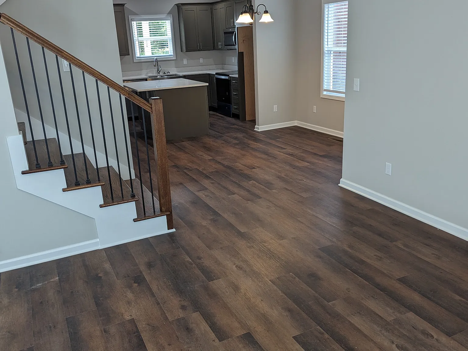 3 bed, 1560 sqft, $2,400 — Photo 2