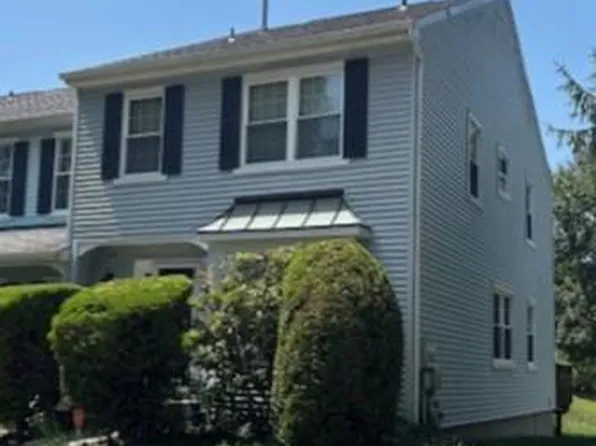 61 Liberty Dr, Langhorne, PA 19047