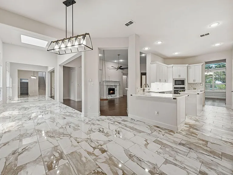 2237 Homestead Ln — Photo 12