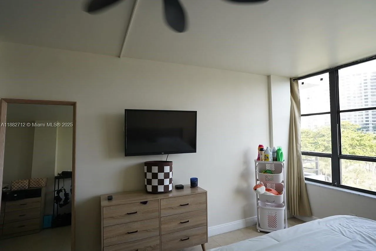 Olympus Condo Phase — Photo 3
