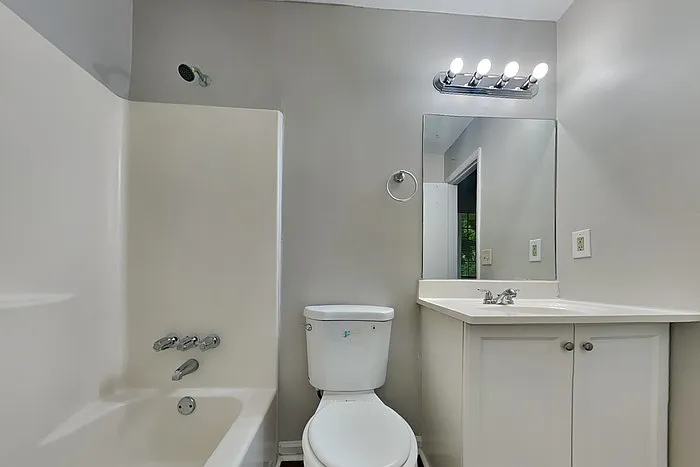 2093 Drake Ct — Photo 9
