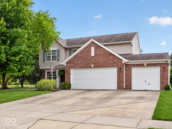 5507 Gainesway Dr, Greenwood, IN 46142