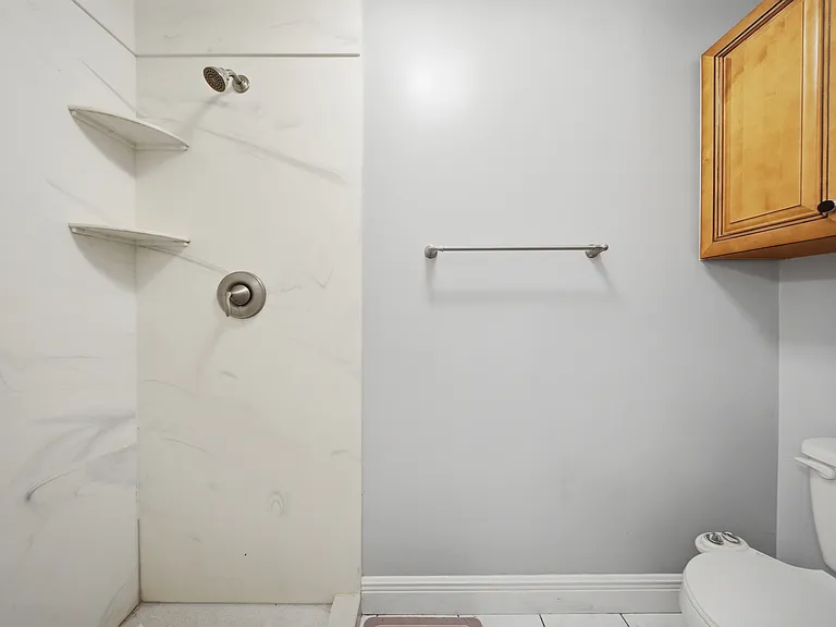 1735 NE 30th St — Photo 19