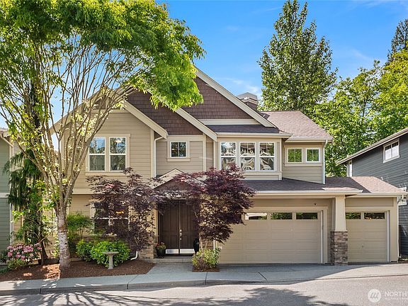 2nd image of 10337 155th Avenue NE