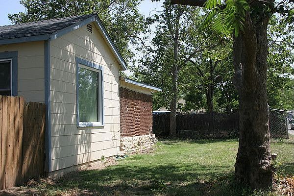 FRONT OF HOUSE