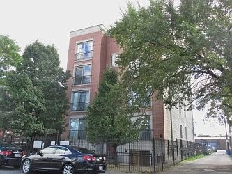 2nd image of 2741 W Congress Pkwy #4