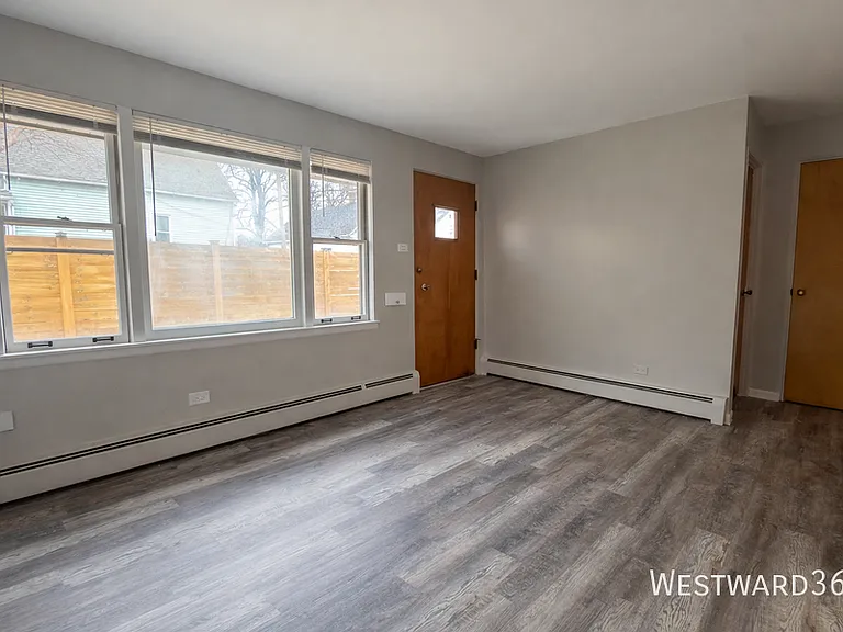 12413 Maple Ave #5 — Photo 7
