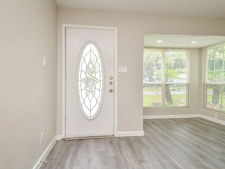 2110 Pickerton Dr — Photo 4