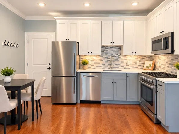 104 Beacon St #2, Somerville, MA 02143