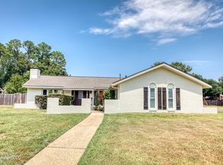 3215 Nottingham Rd, Ocean Springs, MS 39564
