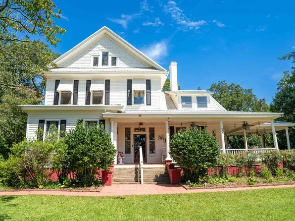 695 Main St, Wellford, SC 29385