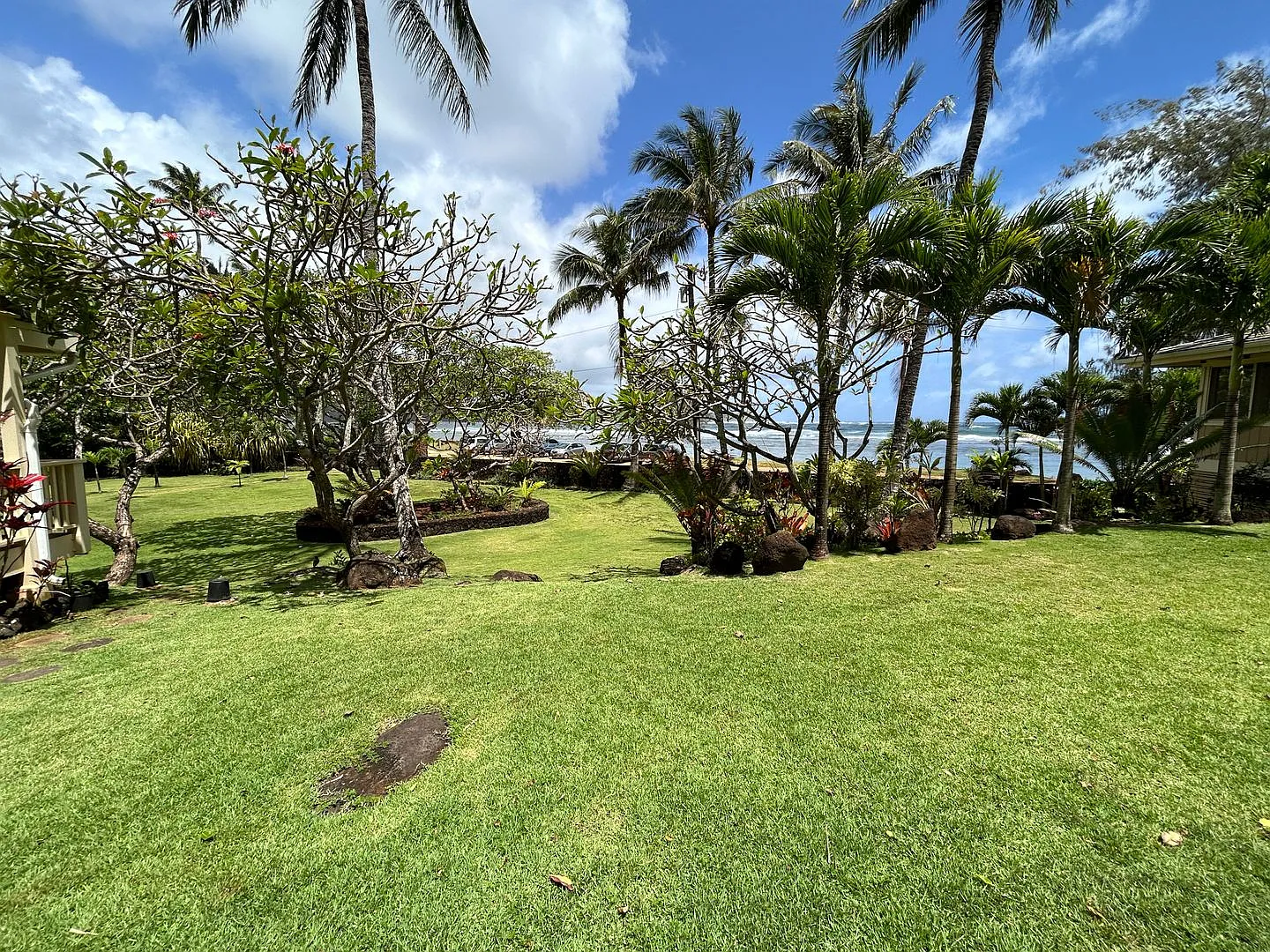 $2500 off 1st Months Rent!! Furnished 3 Bedroom 3 Bath Ocean View Home — Photo 4