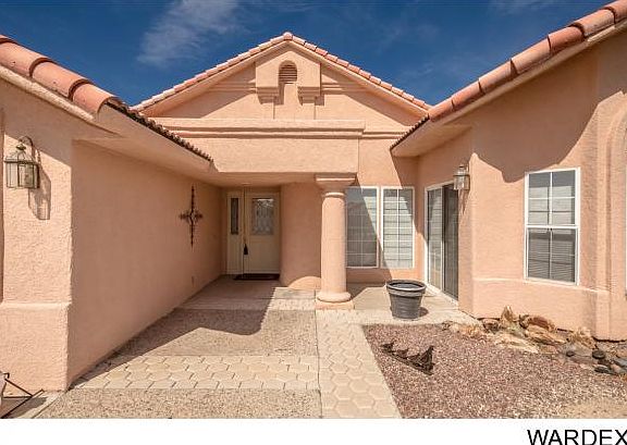 3rd image of 5669 Clubhouse Dr