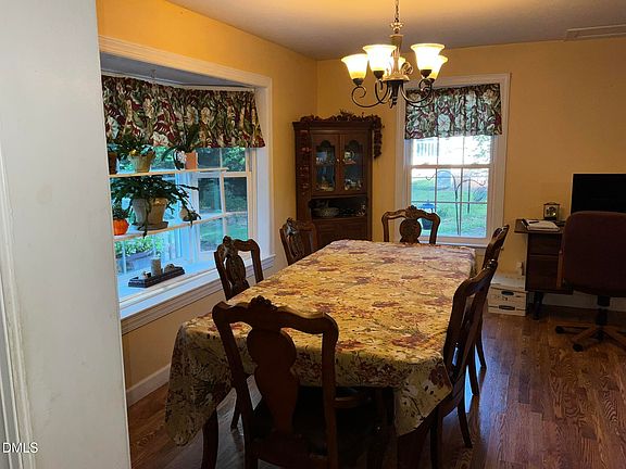 3rd image of 1112 Castalia Dr