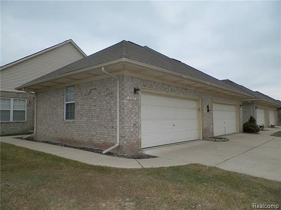 2nd image of 5507 Seabreeze Ln
