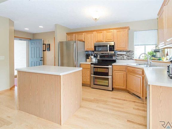 4th image of 6808 S Mogen Ave